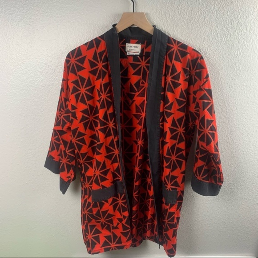 VINTAGE PLEETWAY RED AND BLACK KIMONO